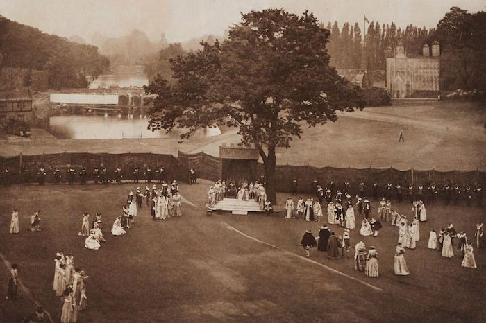Pocahontas at the court of James I in the The Pageant of London, 1911. Smithsonian Libraries and Archives. Public Domain.