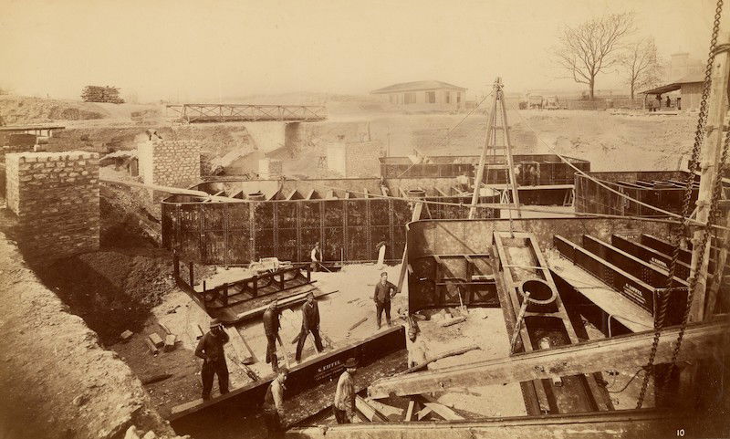 Placement of the caissons on the Eiffel Tower, by Louis-Émile Durandelle, April 1887. J. Paul Getty Museum. Public Domain.