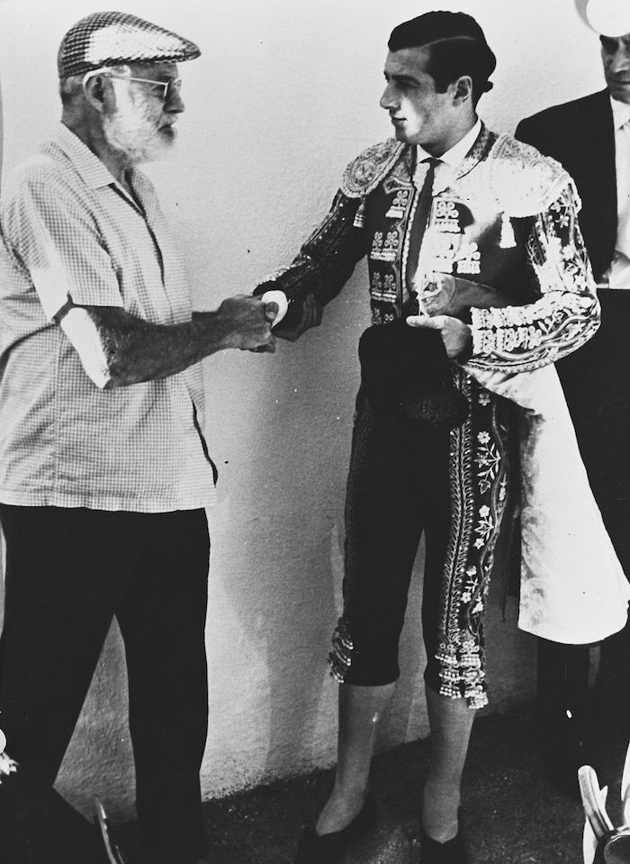 Ernest Hemingway with bullfighter Antonio Ordonez, 12 August 1960. Nationaal Archief. Public Domain.