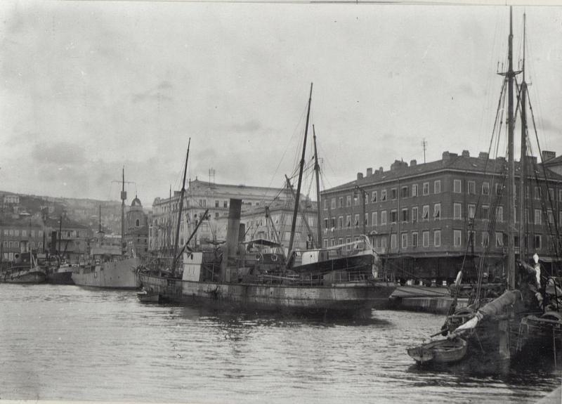 The harbour at Fiume, now Rejika in Croatia but then part of the Austrian-Hungarian Empire, c 1914. Österreichische Nationalbibliothek.. Public Domain.