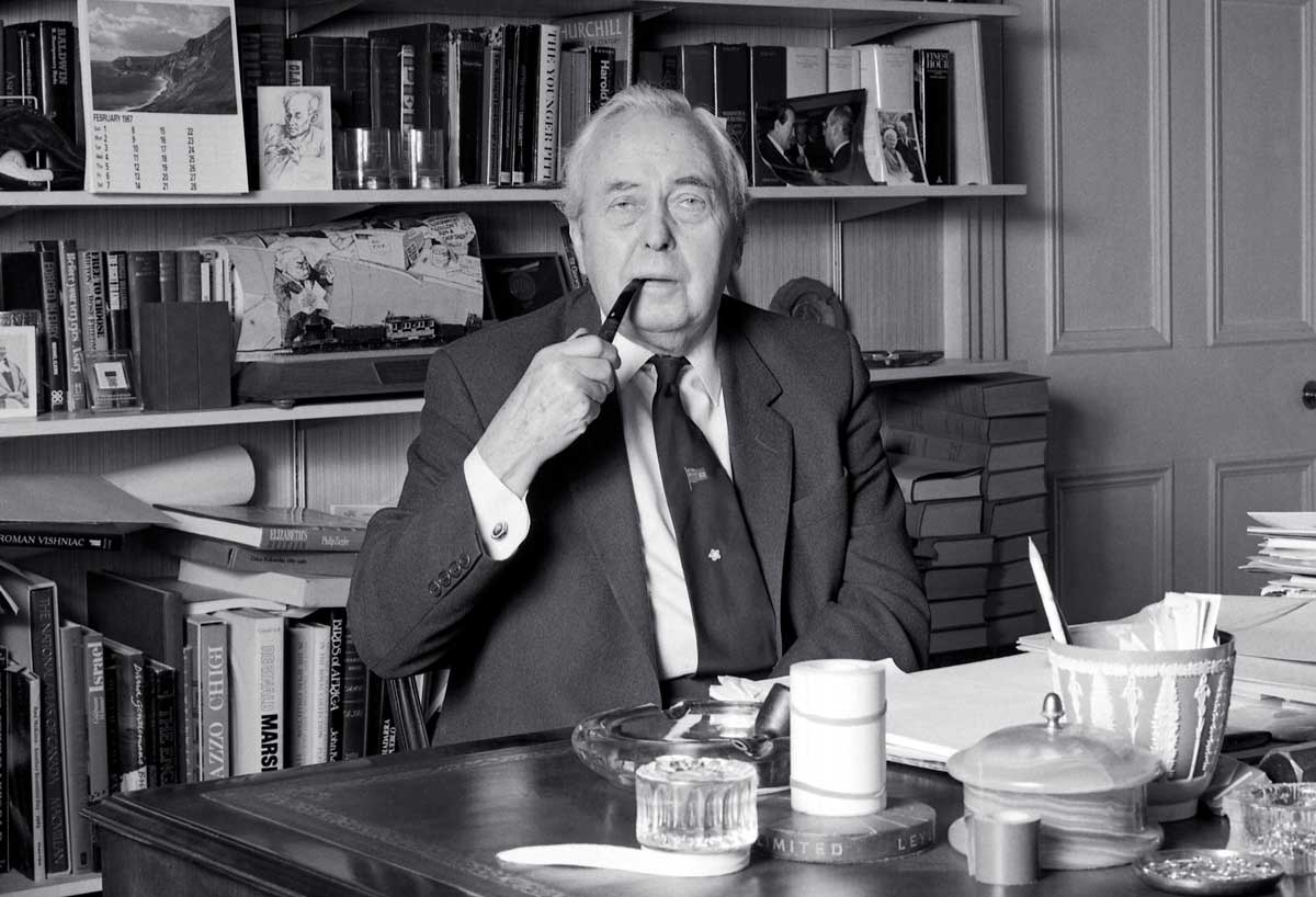 Harold Wilson, photographed in his study at home in Westminster, in 1986. Allan Warren/Wiki Commons.