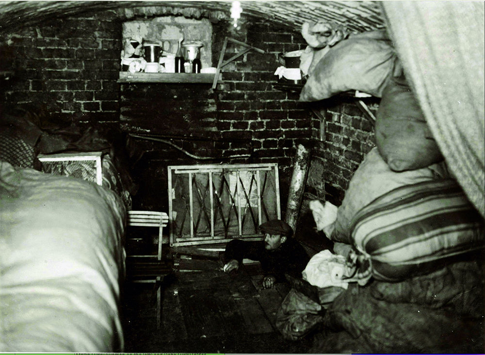 The inside of a bunker in the Warsaw Ghetto. Buyenlarge Archive/UIG/Bridgeman Images.