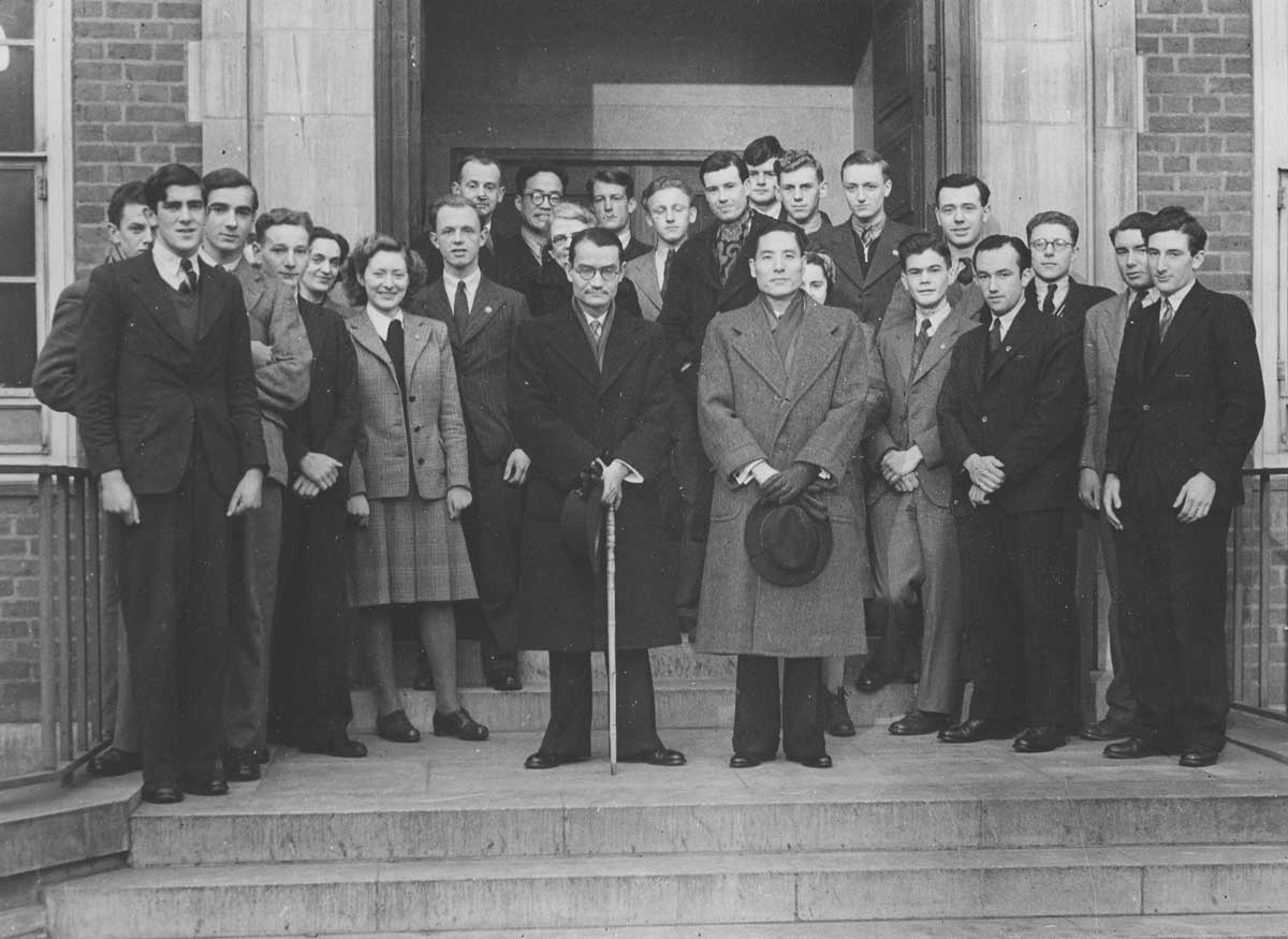 The ‘Course Boys’ outside Ivyholme at Dulwich College. Sandy Wilson  is fourth from left in the front row; Peter Parker  is sixth from left.