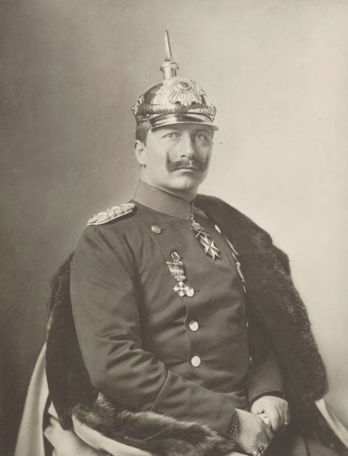 Kaiser Wilhelm II in uniform, JC Schaarwächter, 1896. Landesarchiv Baden-Württemberg. Public Domain.