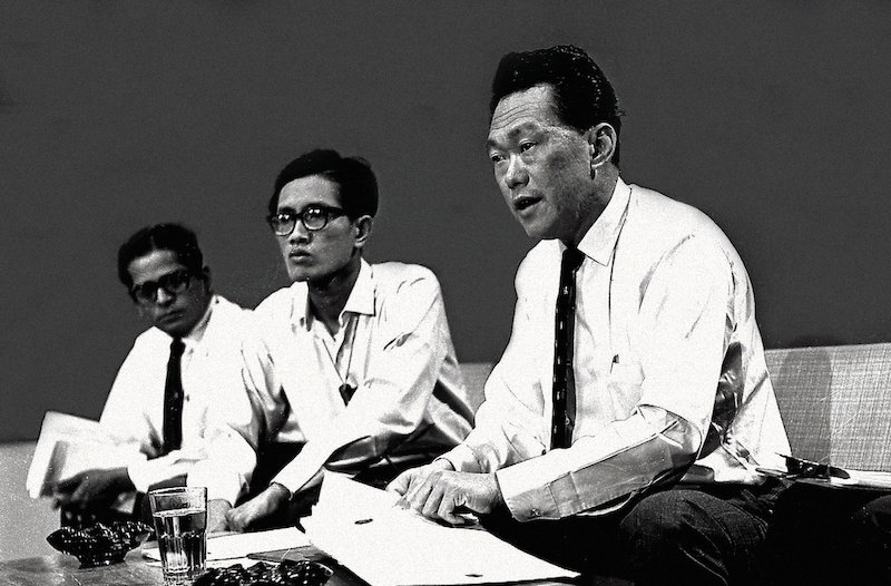 Lee Kuan Yew announces Singapore’s separation from Malaysia in a televised press conference, 9 August 1965.&nbsp;Associated Press/Alamy Stock Photo