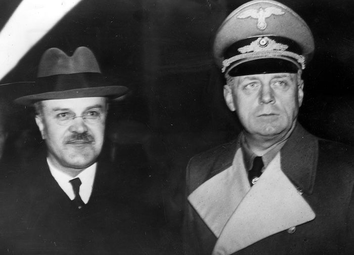 Soviet foreign minister Vyacheslav Molotov and German foreign minister Joachim von Ribbentrop, November 1940. Narodowe Archiwum Cyfrowe. Public Domain.