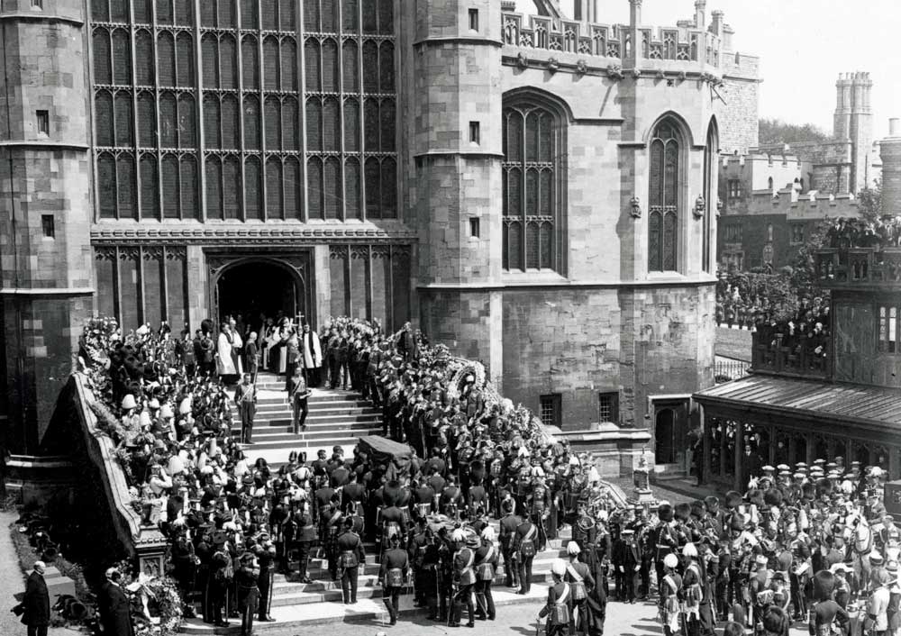 The coffin of Edward VII is carried into St George’s Chapel at Windsor, 20 May 1910.