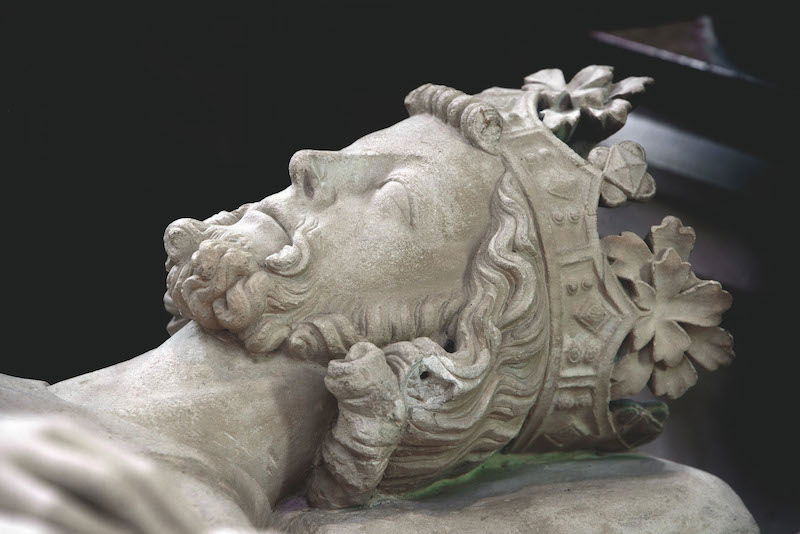 Effigy of Robert the Pious (970-1031), son of Hugh Capet, basilica of Saint-Denis, c.1263. Manuel Cohen/Mary Evans.