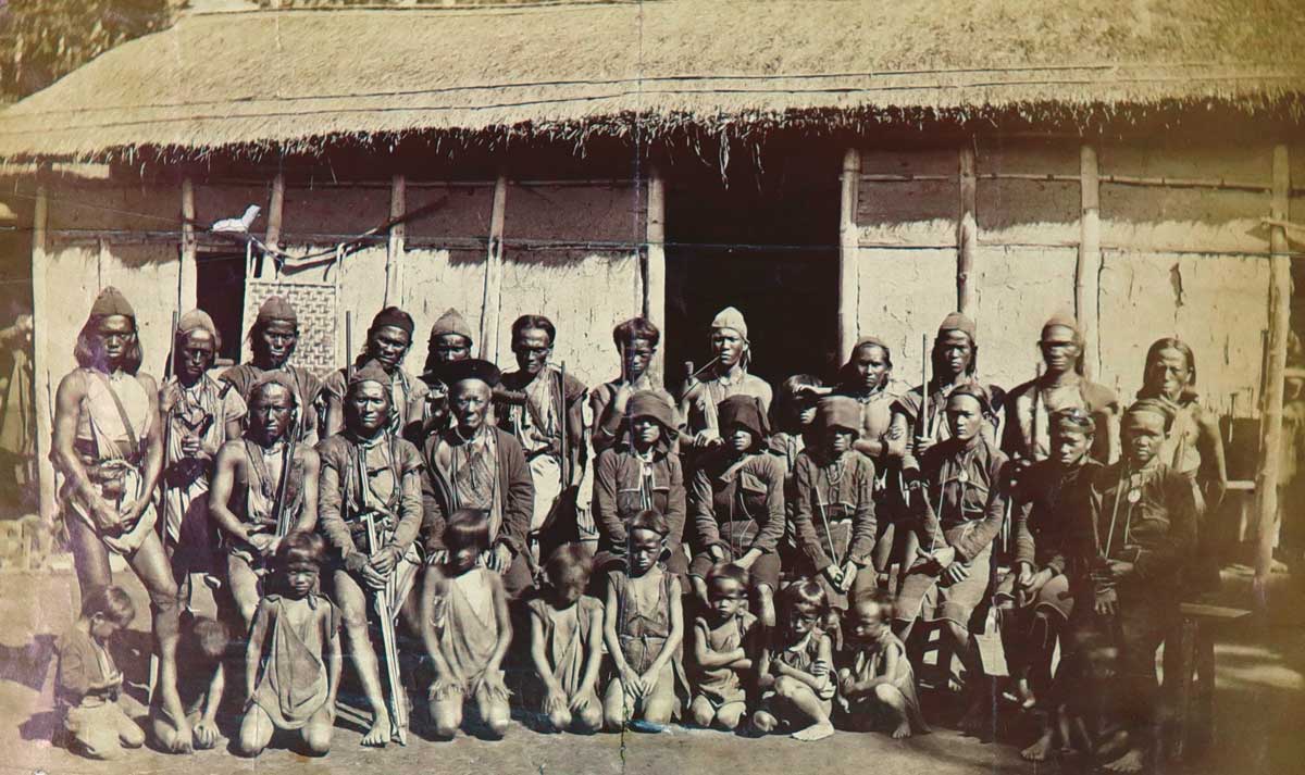 Aboriginal group in central Taiwan, c.1870-1900. Courtesy University of Birmingham, Cadbury Research Library/Special Collections (Mx01-091).