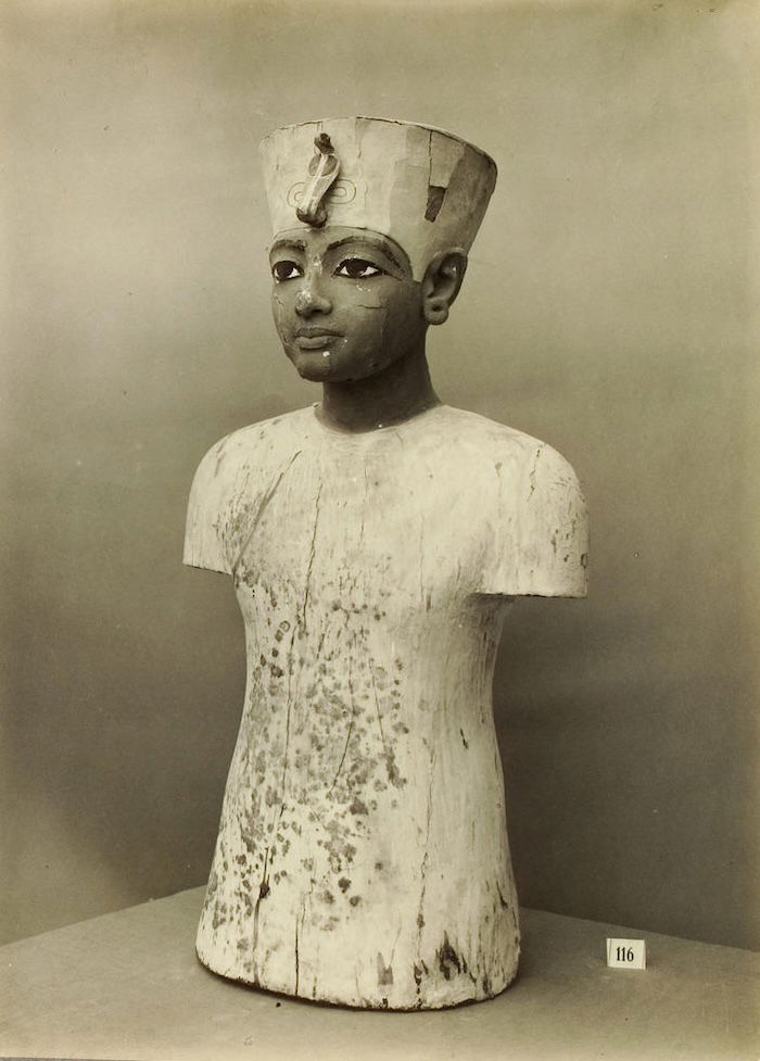 The ‘mannequin’ of Tutankhamun, Harry Burton, c. 1923. Heidelberg University Library. Public Domain.