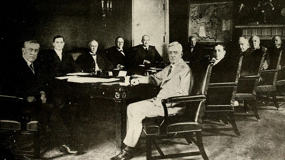 President Woodrow Wilson with his war cabinet, 1918.