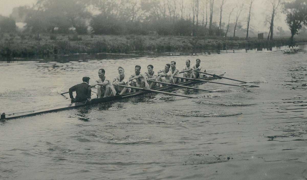 The Oxford College Servants’ Rowing Club beating Cambridge College Servants’ Rowing Club,  25 August 1926 © River & Rowing Museum, Henley on Thames, UK 