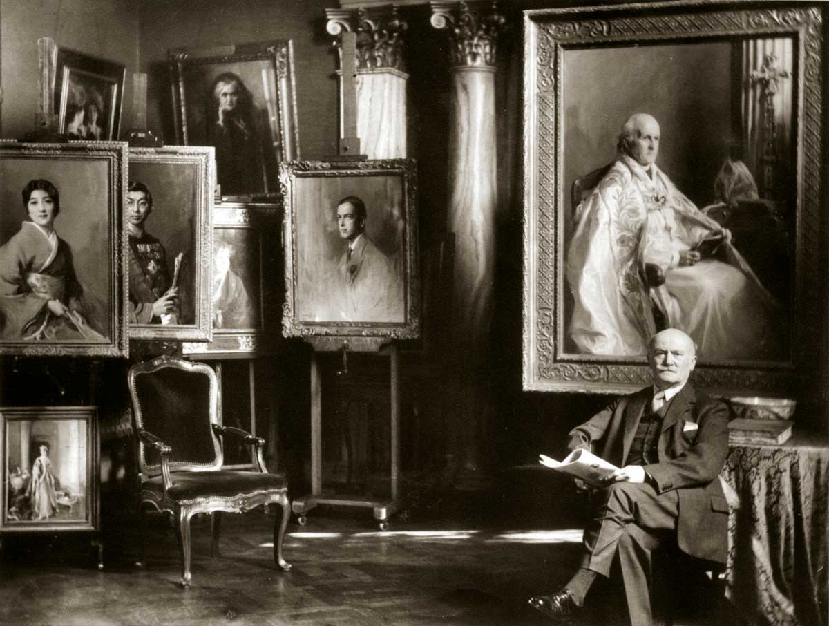 De László in his London studio, 1937. 