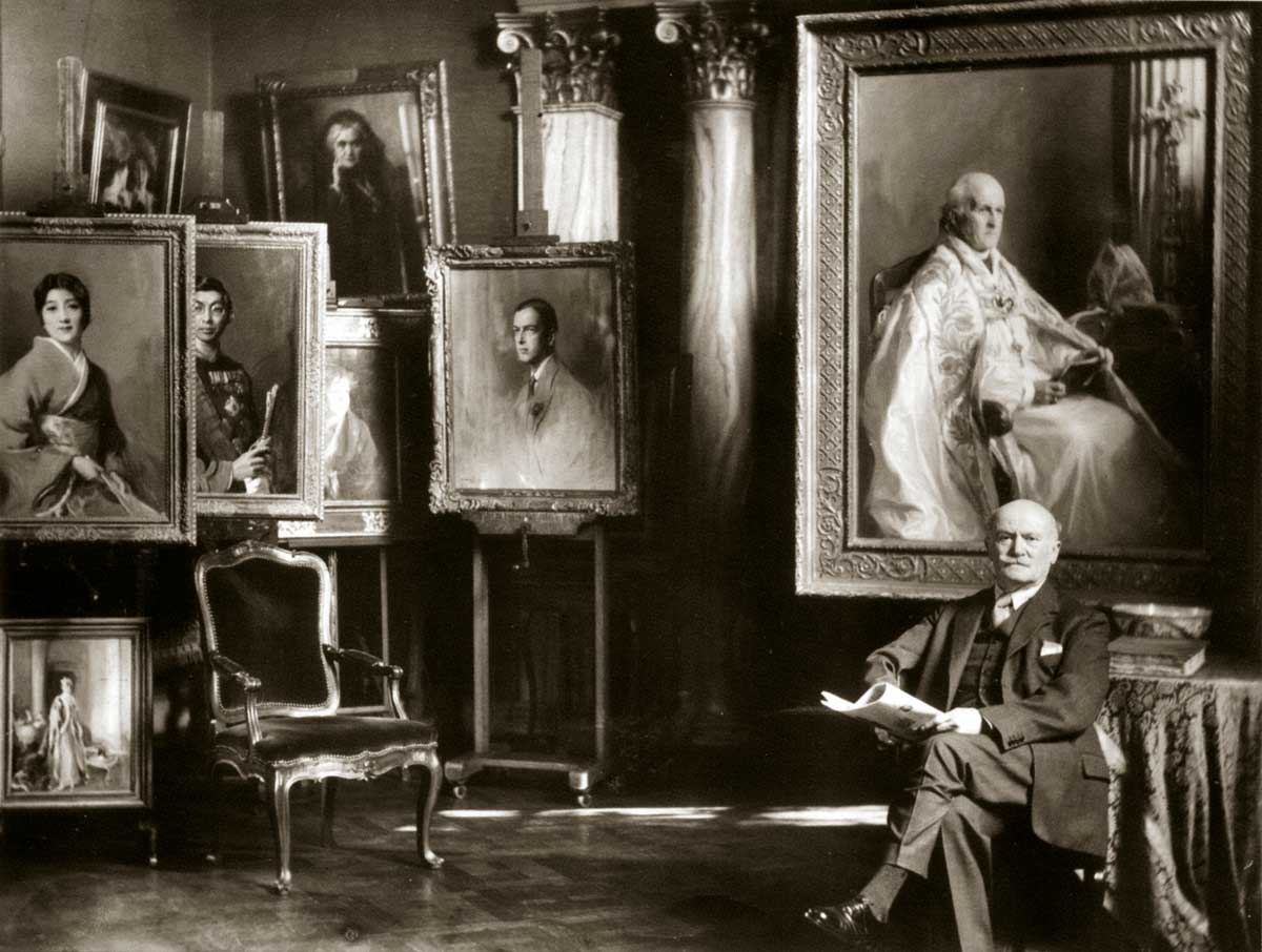 De László in his London studio, 1937.