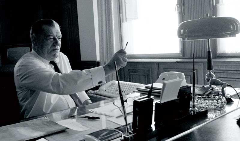 Gennadiy Kolbin, Kunayev’s replacement as First Secretary, in his office in Alma-Ata, Kazakhstan, September 1987.