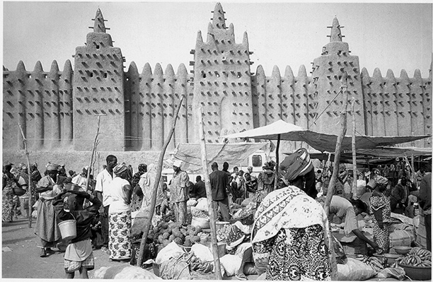 The market in Jenné 