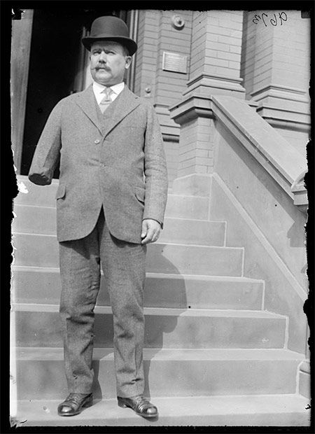 Alvaro Obregón in 1915. He lost his right arm while battling Pancho Villa