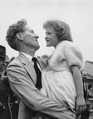 Griffith Pugh, with his daughter, the author Harriet Tuckey, on his return to London from the Himalayas, July 3rd, 1953. Getty/Hulton