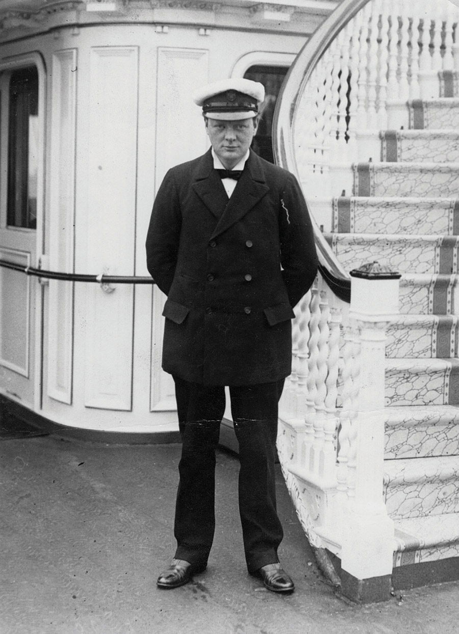 Winston Churchill, Erster Lord der Admiralität, an Bord der Royal Yacht, 1912.