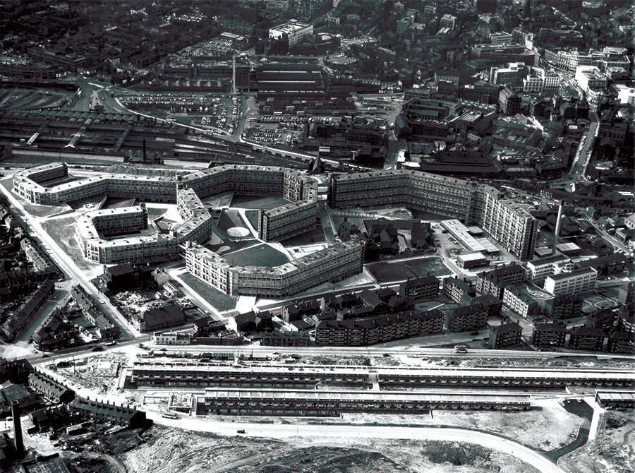Aerial view of the Park Hill Estate, Sheffield, built between 1957 and 1961. © Getty Images.