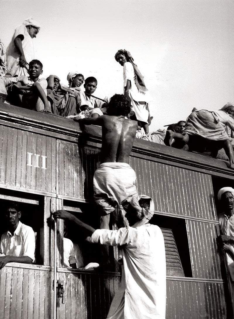 Muslim refugees leaving Delhi for Pakistan, 26 September 1947