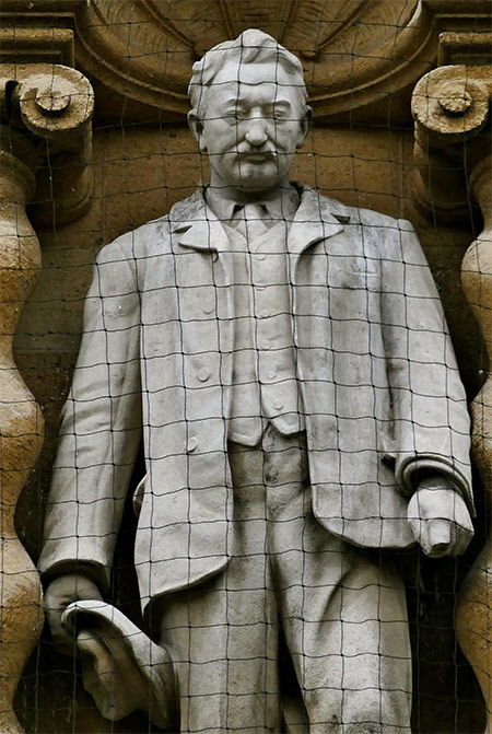 Here today: the statue of Rhodes at Oriel College