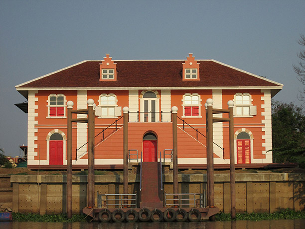 Replica lodge of the Dutch trading opst of Ayutthaya, where Schouten worked.