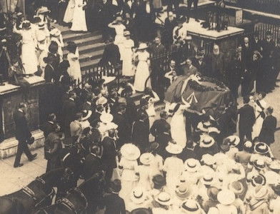 Emily Wilding Davison’s funeral procession in Bloomsbury, 1913. LSE Library. Public Domain.