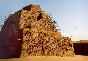 the tomb of Emperor Askia Toure at Gao, Mali. Alamy.