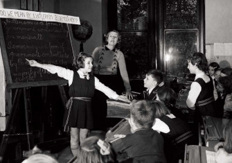 Children at Cheadle High School, Manchester, learning about ‘Hitlerism’ and ‘Democracy’, 1939.