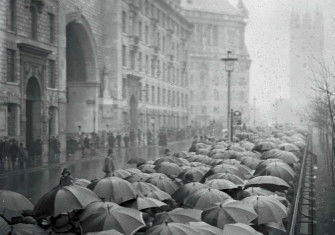 A queue of mourners attend the lying in state of George V at Westminster Abbey, 27 January 1936. 