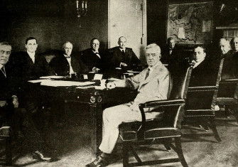President Woodrow Wilson with his war cabinet, 1918.