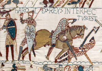 A scene from the Bayeux Tapestry, popularly believed to show the death of King Harold. Myrabella. Public Domain.