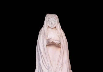 A statue of Catalina Suárez Marcaida from 1575 in Seville. Suárez died under mysterious circumstances less than a year into her marriage to Hernán Cortés, governor of New Spain. Wikimedia Commons.