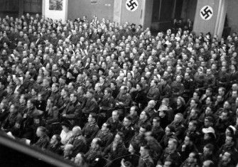 An audience at the Kino Roma in Warsaw during the German occupation, c. 1939-45. Narodowe Archiwum Cyfrowe. Public Domain.