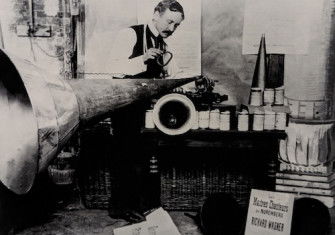 Lionel Mapleson recordin with his Edison Home Phonograph at the Metropolitan Opera House, c. 1901-3. New York Public Library. Public Domain.