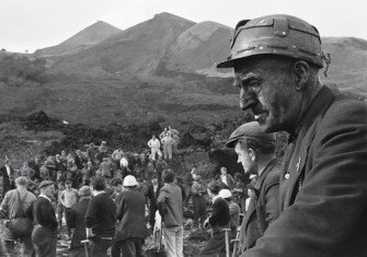 Rescue workers, Aberfan, 21 October 1966. Photo by Ron Burton/Mirrorpix/Getty Images.