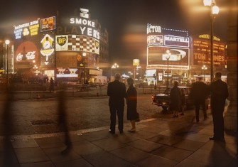 Picadilly Circus at night, September 1963. ETH Library Zurich, Image Archive / Com_C-GB00-005-004-006 (CC BY-SA 4.0).