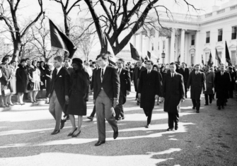 800px-Kennedy_family_in_JFK_funeral_procession-crop.png