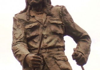 800px-Statue_of_Dedan_Kimathi_Nairobi,_Kenya.jpg