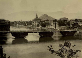 Bridge_in_Srinagar.jpg