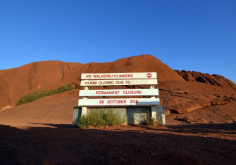 Uluru.jpg