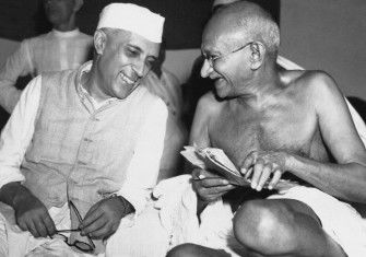 Jawaharlal Nehru sharing a joke with Mahatma Gandhi, Mumbai, July 6, 1946