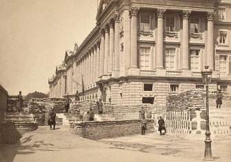 Barricades during the Paris Commune, near the Place de la Concorde.