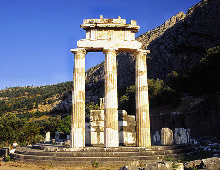 The Temple of Athena at Delphi. © akg-images