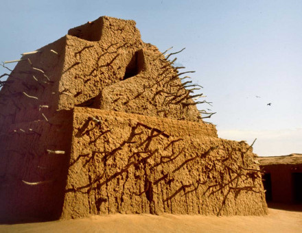 the tomb of Emperor Askia Toure at Gao, Mali. Alamy.