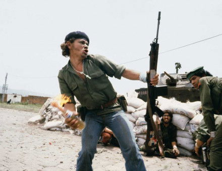 Sandinistas at the walls of the Estelí National Guard headquarters, Nicaragua, 1979.