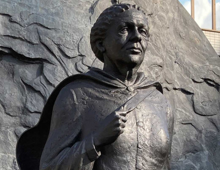 Detail of the Mary Seacole statue at St. Thomas’ Hospital, London.