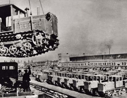 he Felix Dzerzhinsky tractor factory dispatches DT-54 tractors, 1930s.