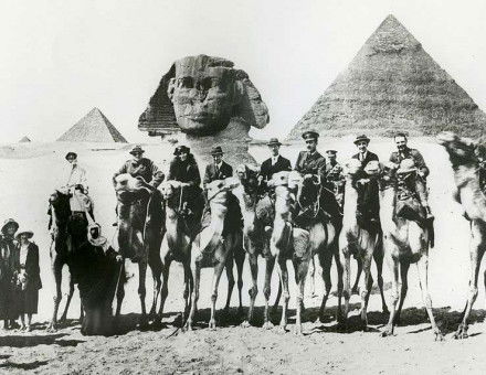 Some of the participants of the Cairo Conference, photographed in March 1921. Wiki Commons.